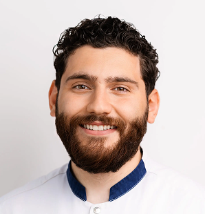 Portretfoto van Saifeddin, mondhygiënist